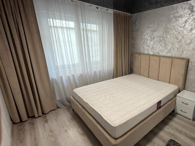 Închiriere apartament 4 camere mobilat/utilat modern, et.1, strada 23 August